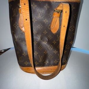 Louis Vuitton Monogram Tote Bag